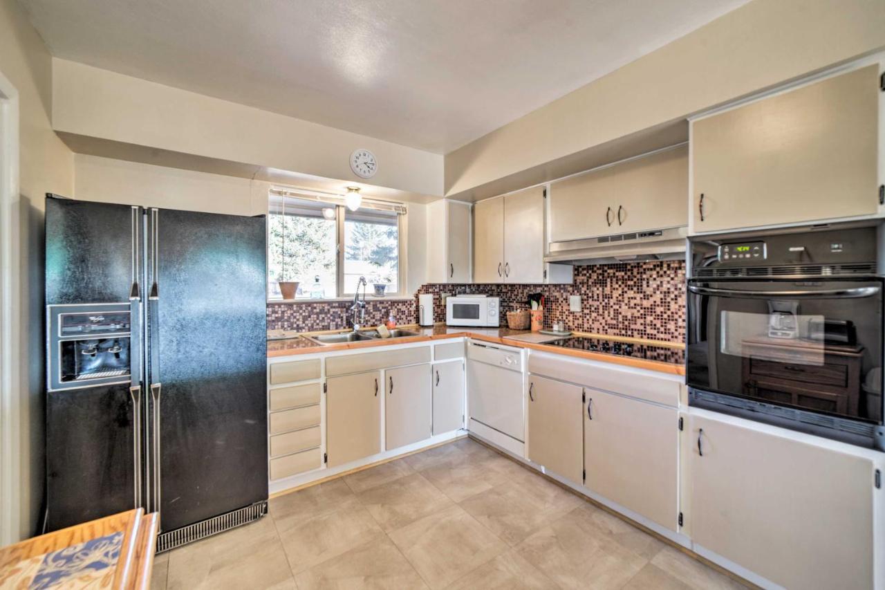Family-Friendly Cortez Cedar House With Yard! Exterior photo